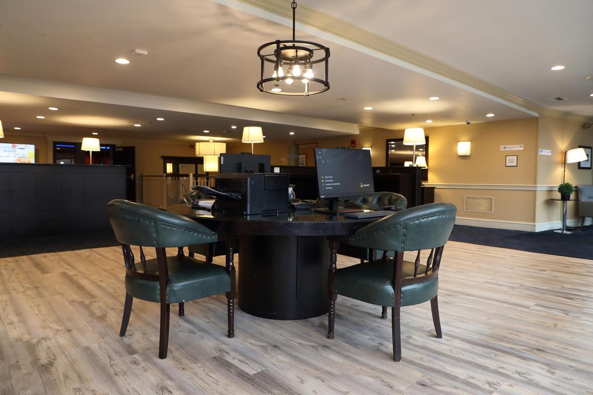 Four Points By Sheraton Wakefield Boston Hotel & Conference Center Extérieur photo