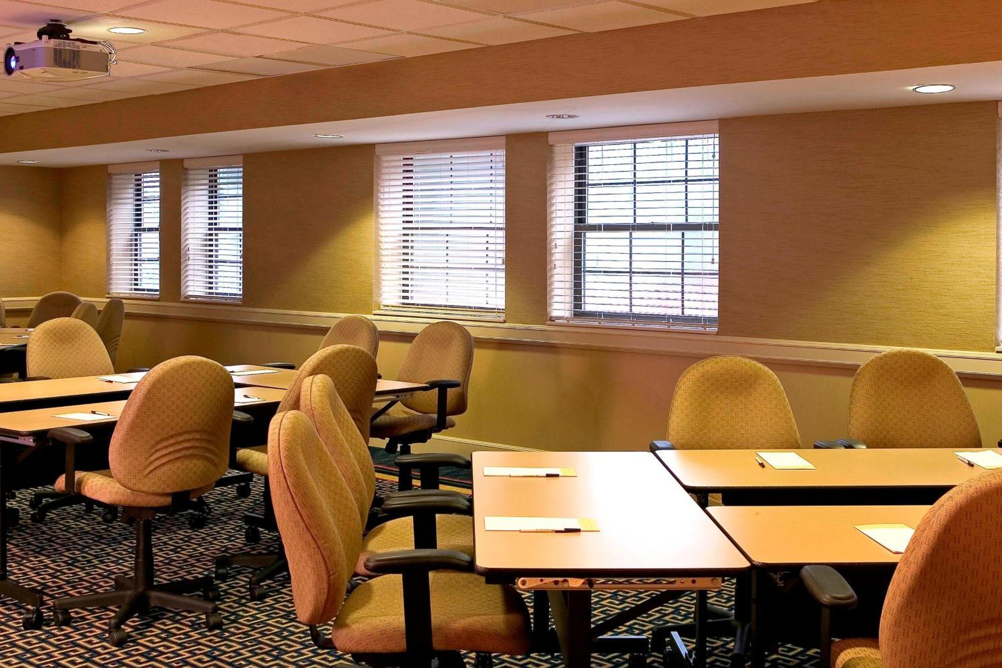 Four Points By Sheraton Wakefield Boston Hotel & Conference Center Extérieur photo